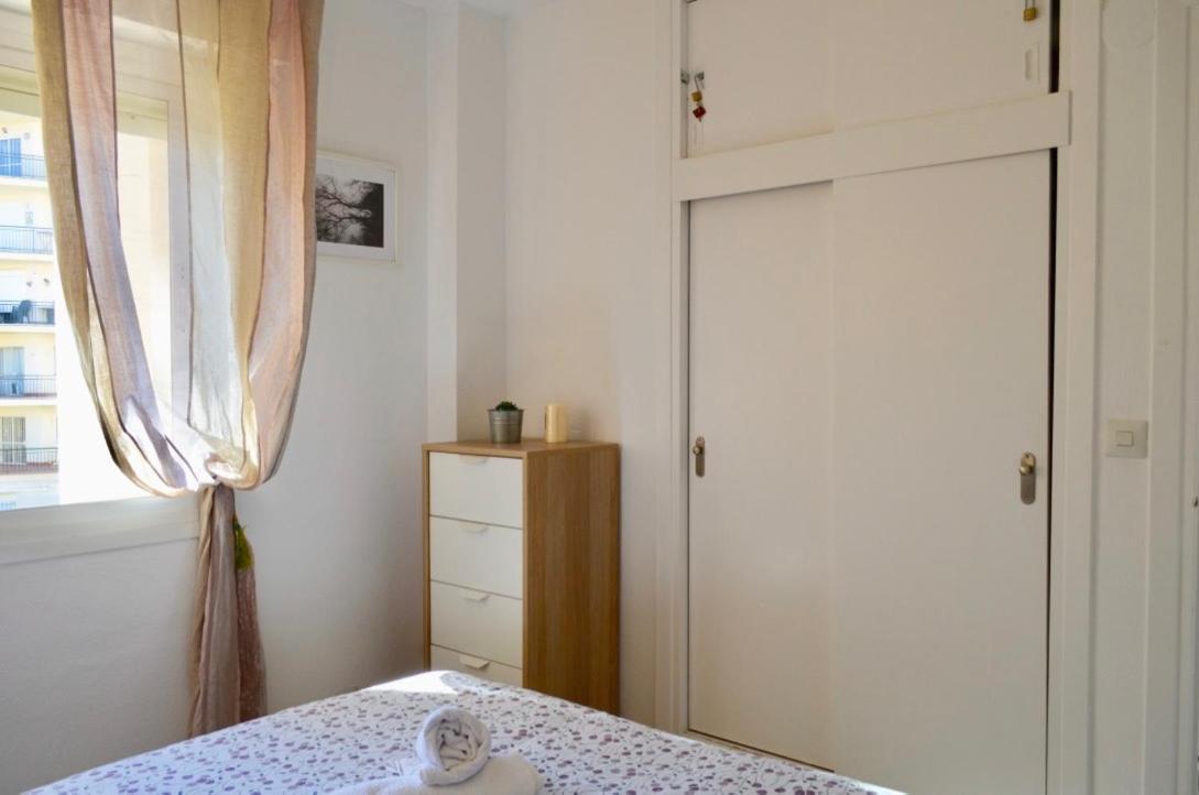 Апартаменты Carihuela Un Dormitorio Junto Al Mar Торремолинос Экстерьер фото